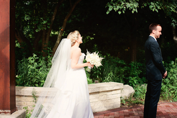 classic Oscar De La Renta bridal style with photos by Katherine Salvatori Photography | via junebugweddings.com classic Oscar De La Renta bridal style with photos by Katherine Salvatori Photography | via junebugweddings.com