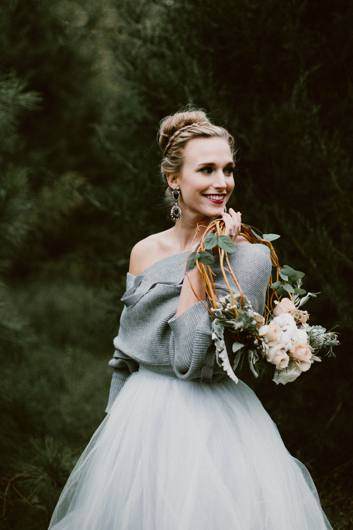 fashionably-cozy-winter-wedding-inspiration-22