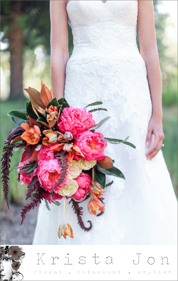 favorite-member-bouquets-of-2013-Krista-Jon-photo-by-Jasmine-Star
