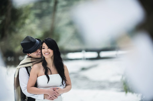 winter engagement photos by Kunioo | via junebugweddings.com winter engagement photos by Kunioo | via junebugweddings.com