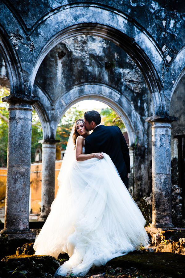 destination wedding at the Hacienda Uayamon in Campeche, Mexico, photo by Aaron Morris of Chrisman Studios | via junebugweddings.com destination wedding at the Hacienda Uayamon in Campeche, Mexico, photo by Aaron Morris of Chrisman Studios | via junebugweddings.com