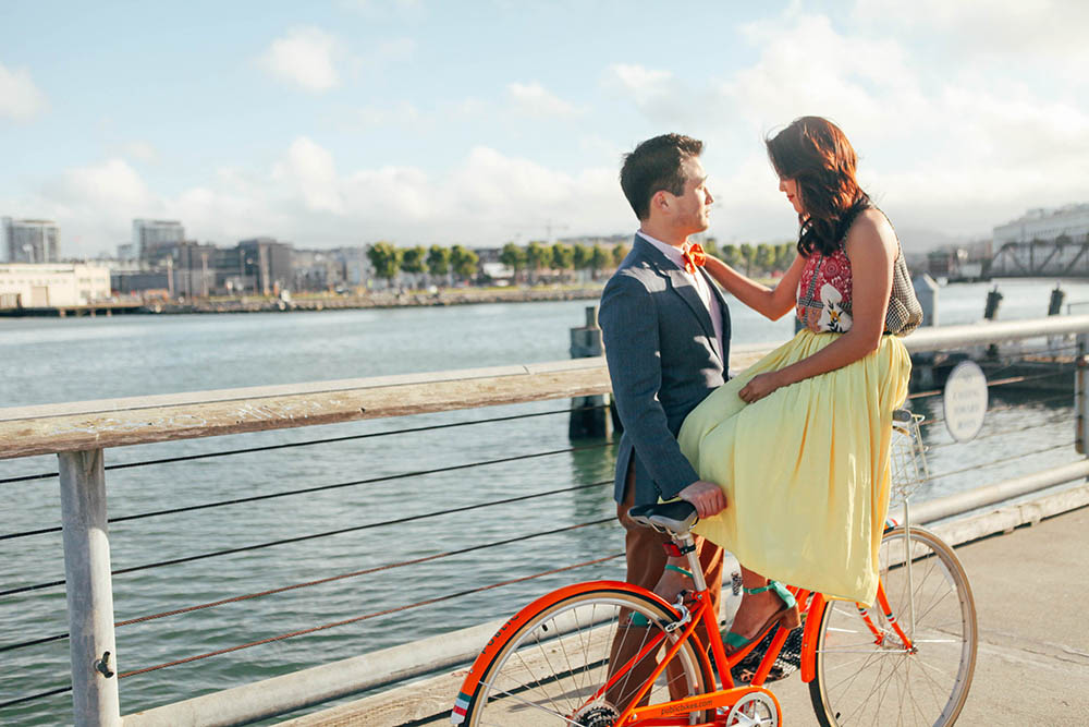 sweet bike engagement photos