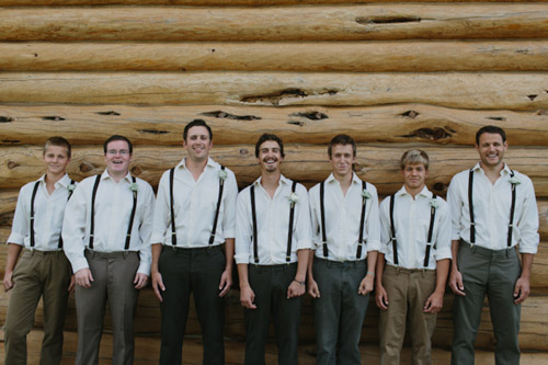 Vintage backyard farm wedding in South Dakota - photos by Bryan and Mae | via junebugweddings.com Vintage backyard farm wedding in South Dakota - photos by Bryan and Mae | via junebugweddings.com