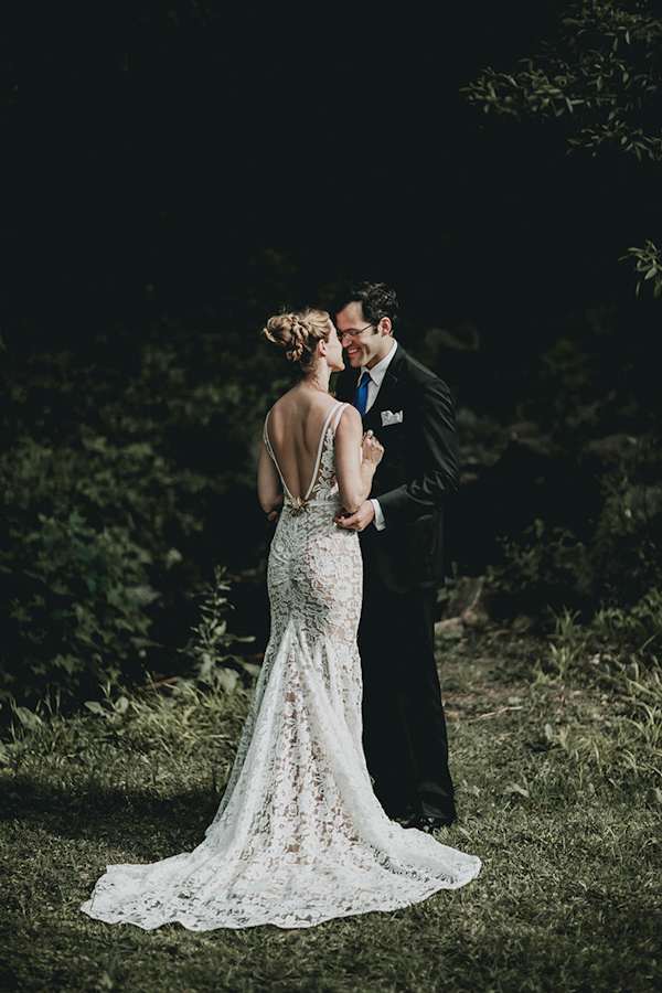 first look, photo by Bradford Martens | via junebugweddings.com first look, photo by Bradford Martens | via junebugweddings.com