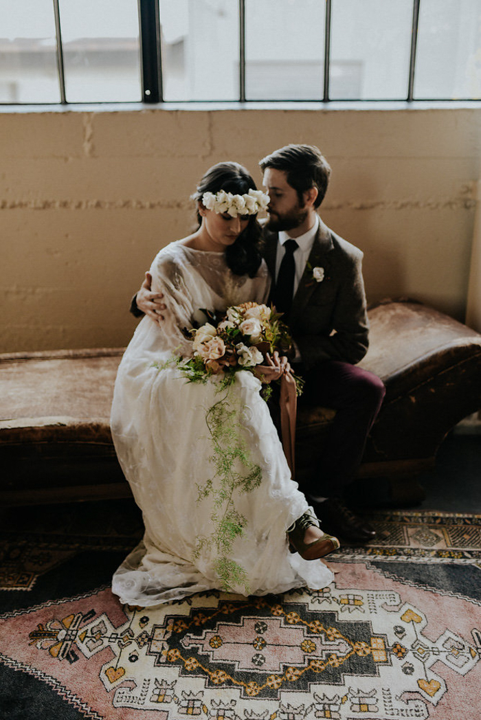 castaway-portland-wedding-inspiration-in-autumnal-neutral-tones-24