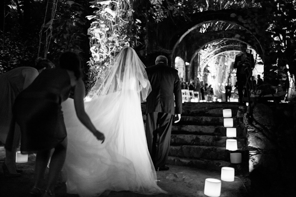 destination wedding at the Hacienda Uayamon in Campeche, Mexico, photo by Aaron Morris of Chrisman Studios | via junebugweddings.com destination wedding at the Hacienda Uayamon in Campeche, Mexico, photo by Aaron Morris of Chrisman Studios | via junebugweddings.com