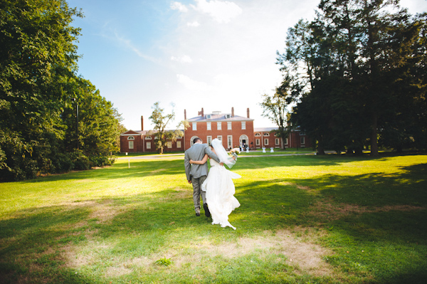 laid-back summer wedding with photos by Amanda Marie Studios | via junebugweddings.com laid-back summer wedding with photos by Amanda Marie Studios | via junebugweddings.com
