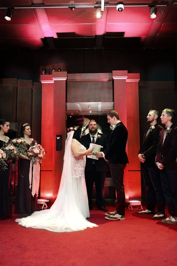 this-houston-museum-of-natural-science-wedding-got-its-inspiration-from-the-gem-and-mineral-exhibit-27