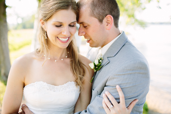 sunny rustic barn wedding in Michigan with photos by Dan Stewart | via junebugweddings.com sunny rustic barn wedding in Michigan with photos by Dan Stewart | via junebugweddings.com