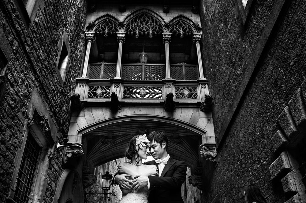 modern engagement shoot in Spain