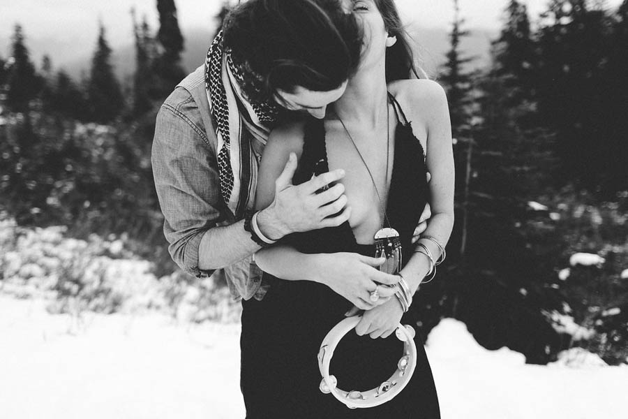 Snowy-Couple-Session-at-Mt-Baker-Alexandra-Celia-21