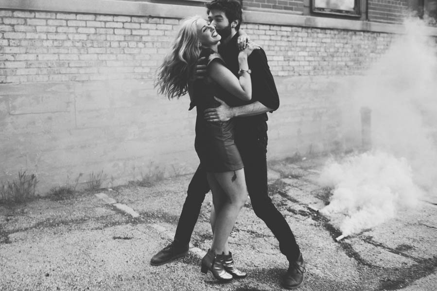 just-try-not-to-smile-at-this-adorable-milwaukee-engagement-29