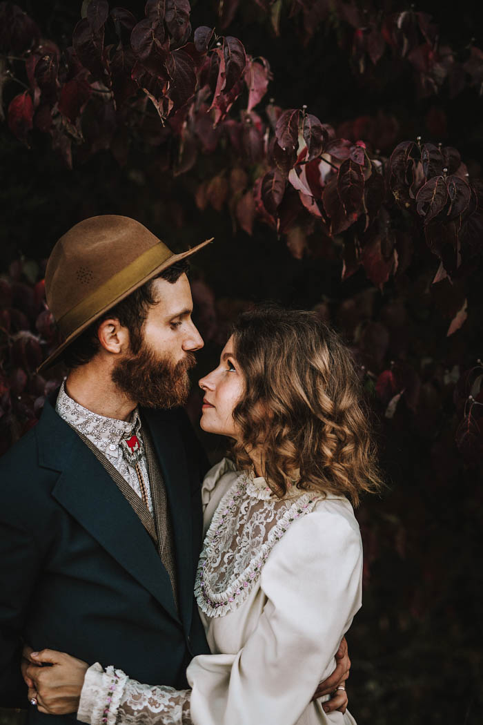 this-70s-wedding-inspiration-truly-looks-like-it-came-from-another-era-brandi-potter-21