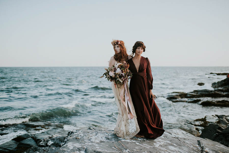 this-beachy-bridal-inspiration-has-a-moody-romantic-twist-allison-markova-photography-31