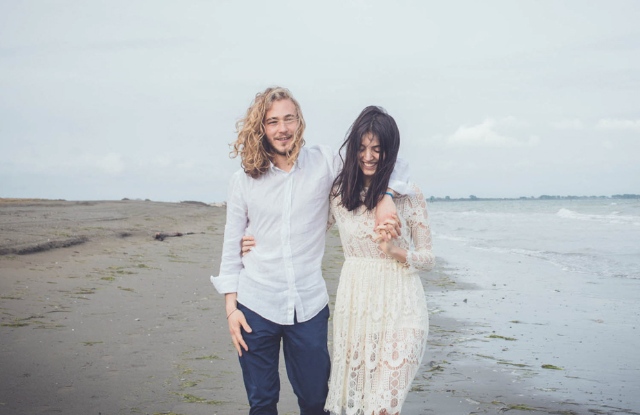 Windy-Lignano-Sabbiadoro-Beach-Engagement-Photos-Tramontina-Studio-10