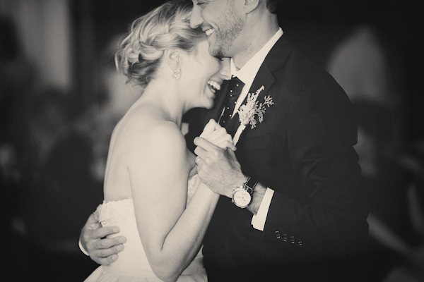 classic Oscar De La Renta bridal style with photos by Katherine Salvatori Photography | via junebugweddings.com classic Oscar De La Renta bridal style with photos by Katherine Salvatori Photography | via junebugweddings.com