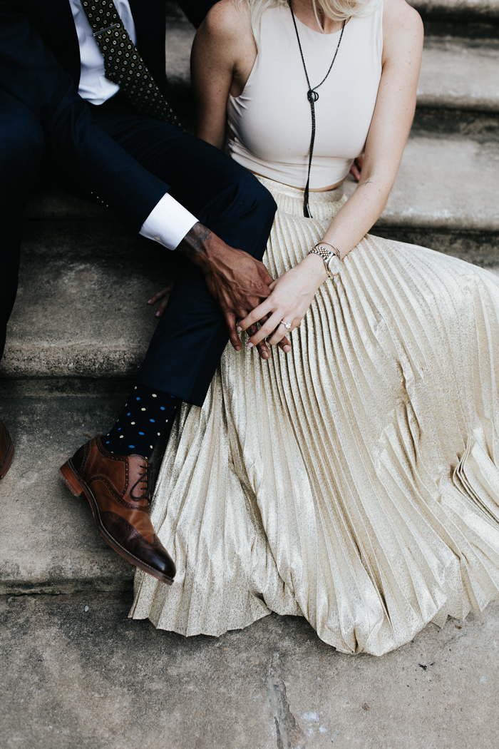cool-glam-engagement-session-at-atlantas-swan-house-19