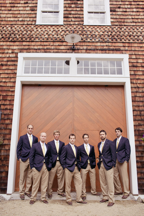 Rustic outdoor New Hampshire barn wedding - photo by Emily Delamater Photography | via junebugweddings.com Rustic outdoor New Hampshire barn wedding - photo by Emily Delamater Photography | via junebugweddings.com