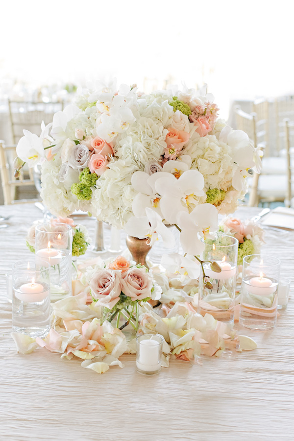 modern Persian wedding in San Jose, California, photo by Jinda Photography | via junebugweddings.com modern Persian wedding in San Jose, California, photo by Jinda Photography | via junebugweddings.com