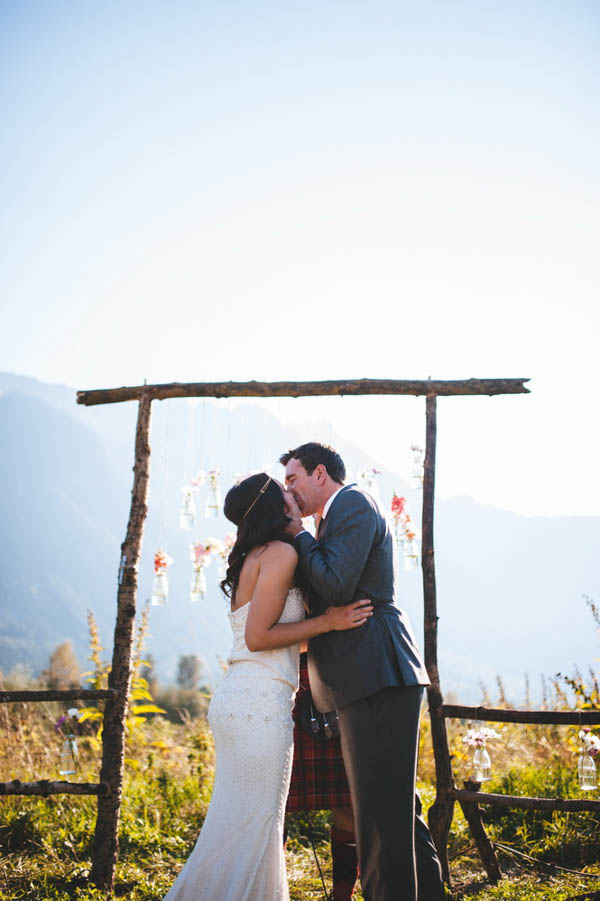 romantic ceremony kiss romantic ceremony kiss