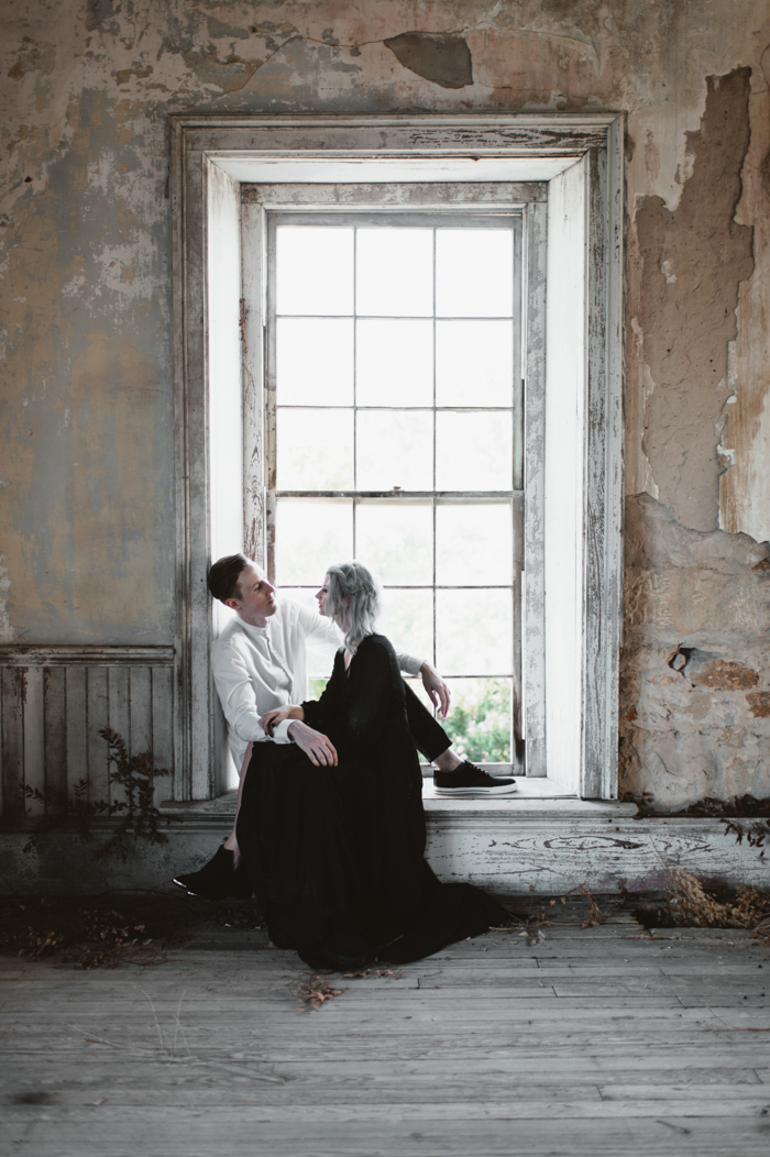 moody-and-romantic-anniversary-photos-in-dallas-tx-15