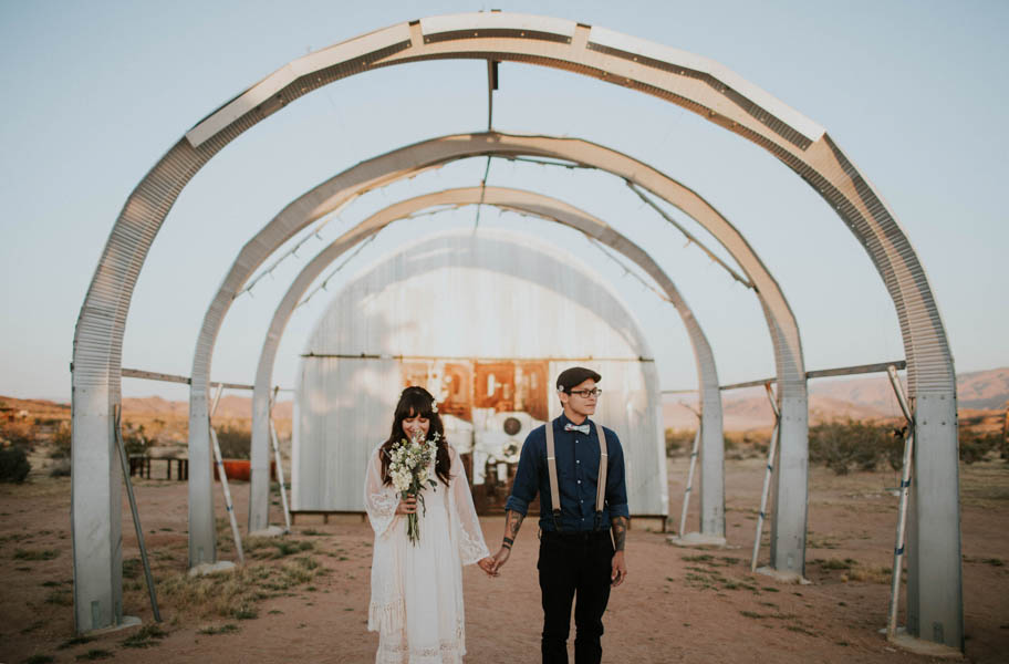 uniquely-artistic-california-elopement-at-noahs-art-purifoy-museum-15