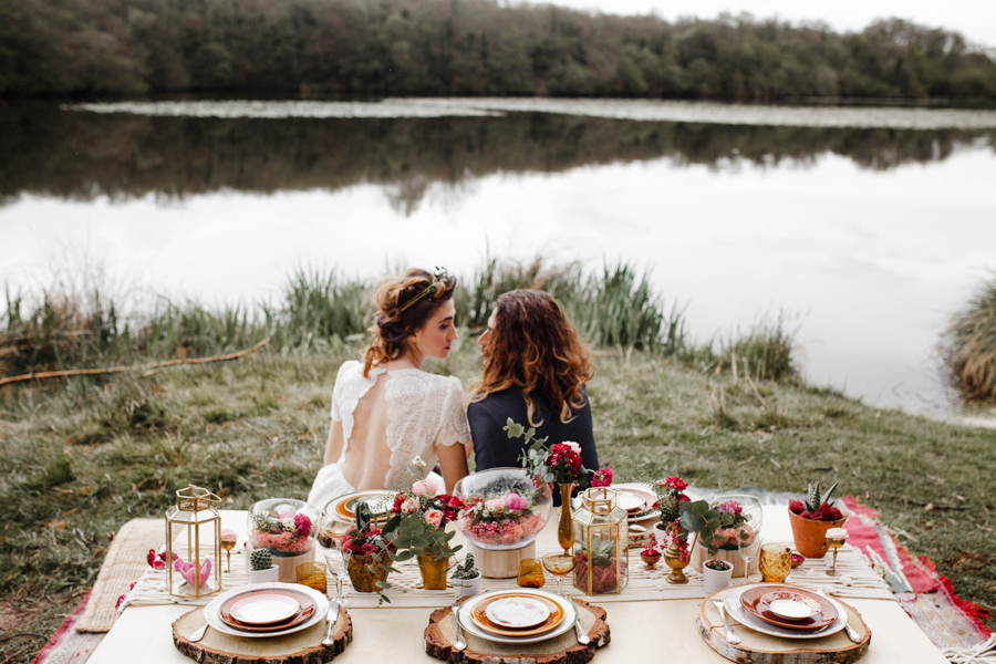 a-romantic-french-elopement-with-roses-cacti-and-macrame-at-souston-lake-7