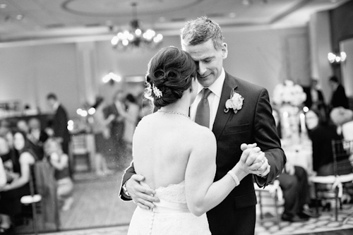 Southern wedding at The Westin Savannah Harbor, photos by Harwell Photography | via junebugweddings.com Southern wedding at The Westin Savannah Harbor, photos by Harwell Photography | via junebugweddings.com