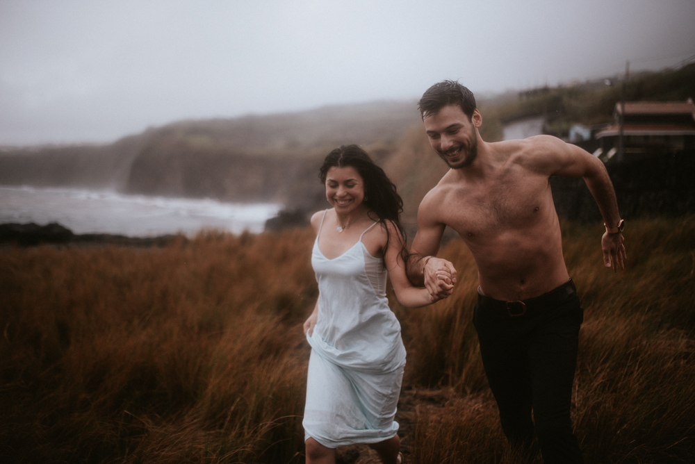 sensual-island-couple-portraits-in-portugal-13