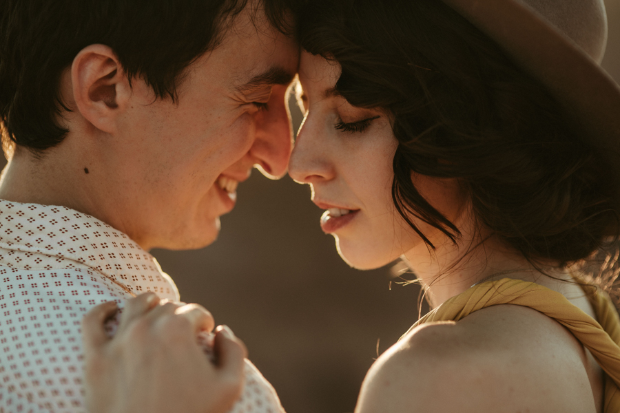 impossibly-adorable-antelope-canyon-and-horseshoe-bend-engagement-session-5