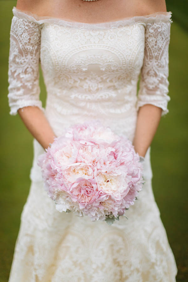 romantic country club wedding bouquet by Cottage Flowers Floral Design, photo by Clay Austin Photography | via junebugweddings.com romantic country club wedding bouquet by Cottage Flowers Floral Design, photo by Clay Austin Photography | via junebugweddings.com