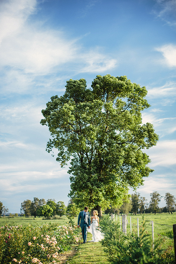 charming Australia wedding with gorgeous wedding party style, photo by Hannah Blackmore Photography | via junebugweddings.com charming Australia wedding with gorgeous wedding party style, photo by Hannah Blackmore Photography | via junebugweddings.com