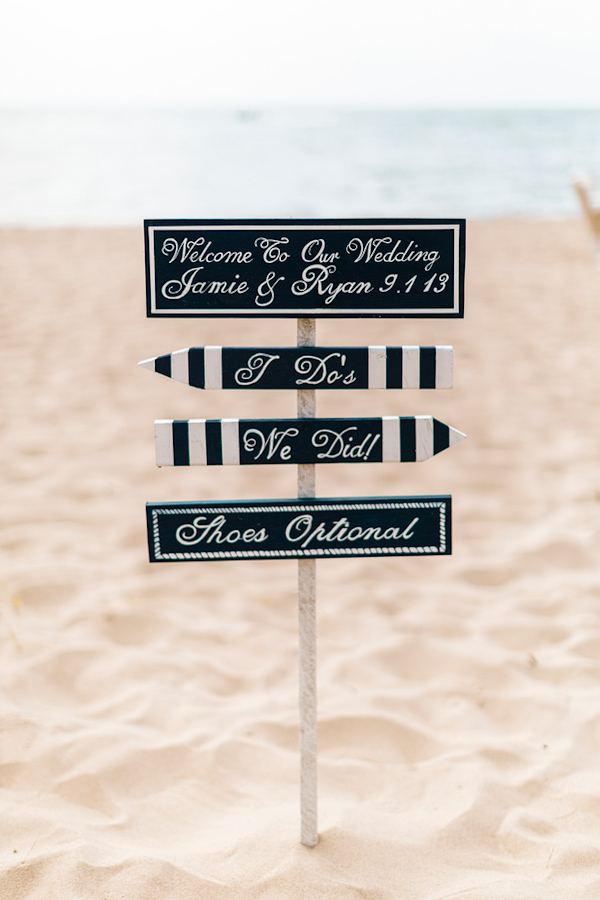 coral and navy nautical wedding on Lake Michigan, photo by Harrison Studio | via junebugweddings.com coral and navy nautical wedding on Lake Michigan, photo by Harrison Studio | via junebugweddings.com