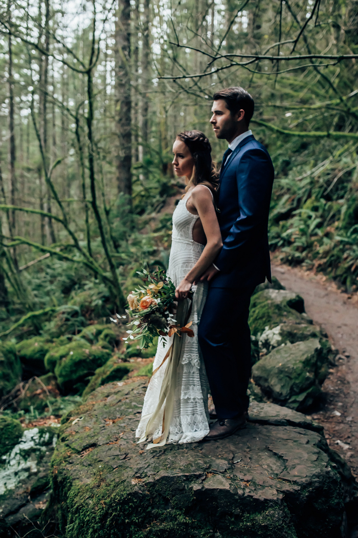 lush-rattlesnake-ridge-elopement-19