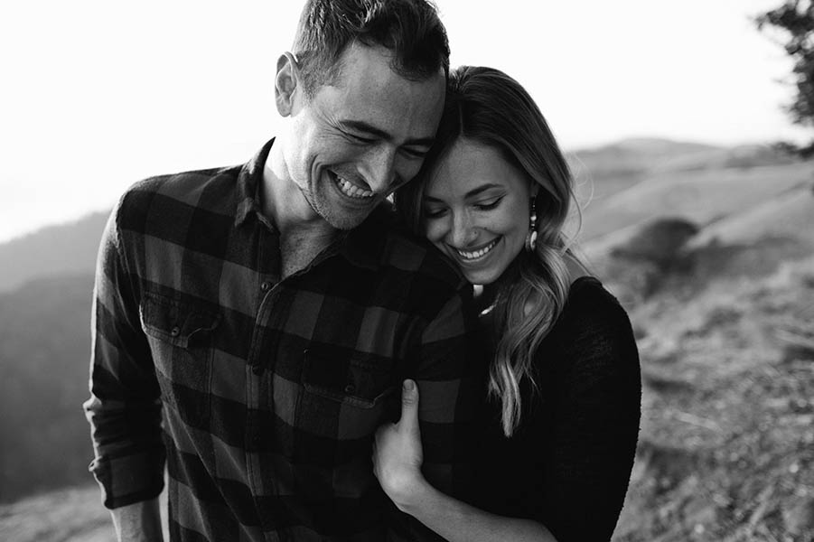 Cozy-Anniversary-Photo-Shoot-at-Mount-Tamalpais-Dustin-Cantrell-16