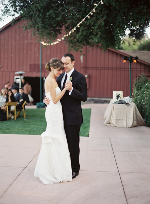 rustic yellow and champagne vineyard wedding in Santa Ynez, CA - photos by Michelle Warren Photography| jvia unebugweddings.com rustic yellow and champagne vineyard wedding in Santa Ynez, CA - photos by Michelle Warren Photography| jvia unebugweddings.com