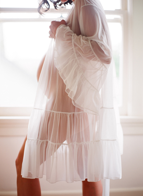 romantic boudoir photos by Elizabeth Messina of Kiss the Groom | junebugweddings.com romantic boudoir photos by Elizabeth Messina of Kiss the Groom | via junebugweddings.com