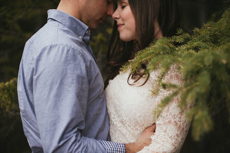 Breathtaking-Lake-Minnewanka-Engagement-Daring-Wanderer (11 of 27)