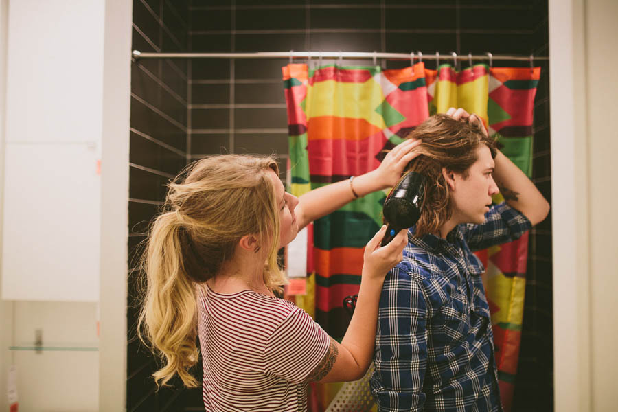 these-ikea-engagement-photos-are-as-sweet-as-they-are-unique-12