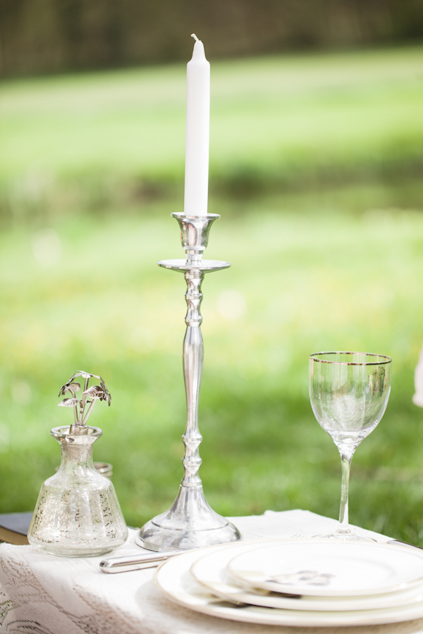 Parisian elopement inspiration photo shoot at the Château de Challain, photo by Cat Hepple Photography | via junebugweddings.com Parisian elopement inspiration photo shoot at the Château de Challain, photo by Cat Hepple Photography | via junebugweddings.com