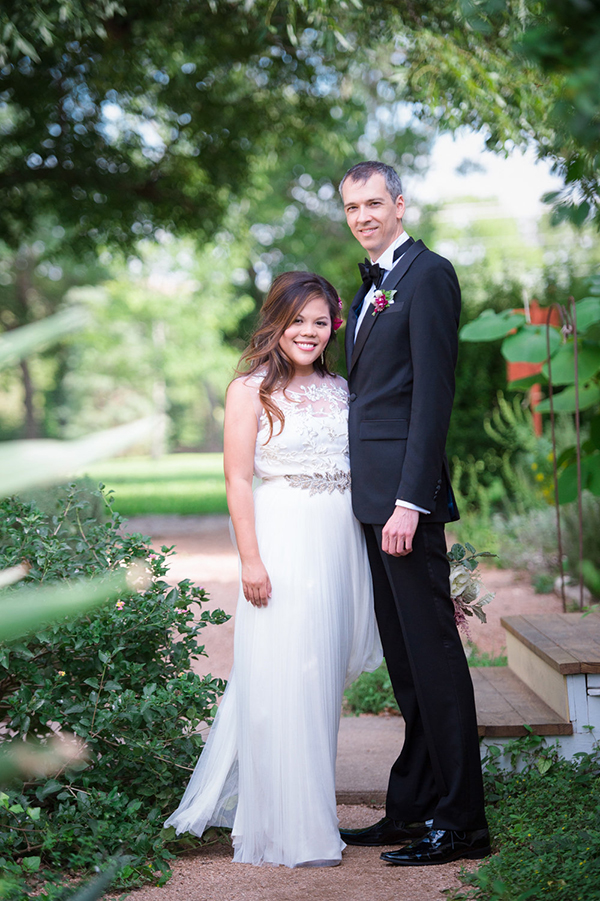 romantic and lush pink wedding, photo by Matthew Moore Photography | via junebugweddings.com romantic and lush pink wedding, photo by Matthew Moore Photography | via junebugweddings.com