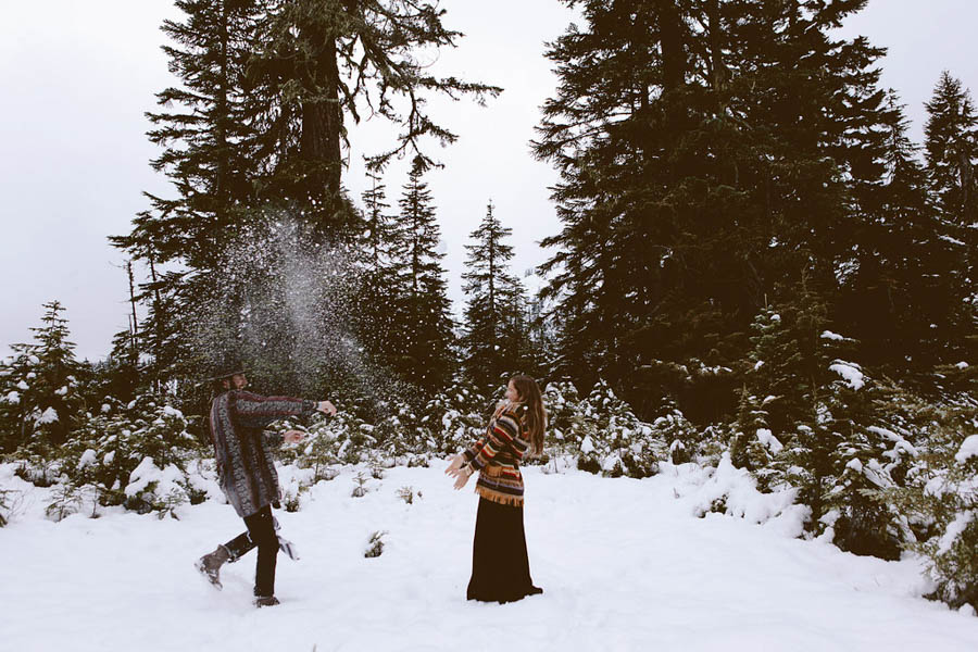 Snowy-Couple-Session-at-Mt-Baker-Alexandra-Celia-16