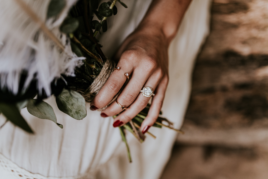 who-knew-bridal-portraits-in-a-creek-could-be-this-gorgeously-ethereal-2