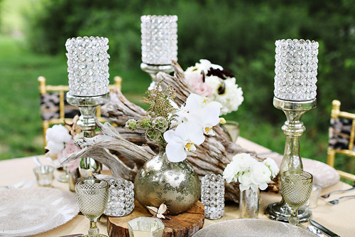 Safari inspired wedding table decor and floral design, photos by Kay English Photography via junebugweddings.com Safari inspired wedding table decor and floral design, photos by Kay English Photography via junebugweddings.com