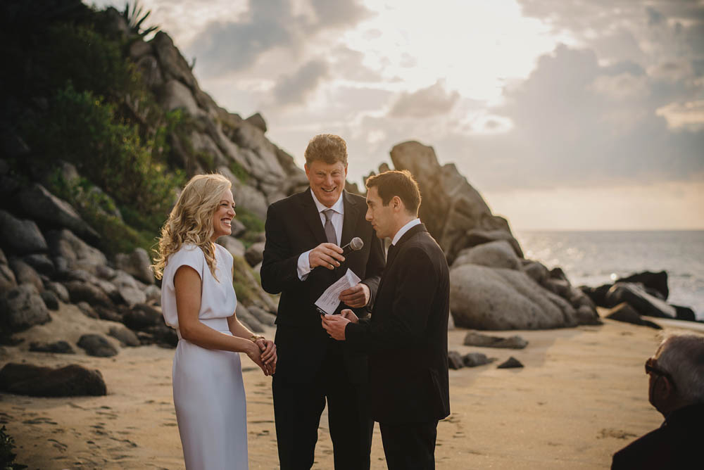 Minimalist-Destination-Wedding-TeiTiare-Estate-Gabe-McClintock-Fer-Juaristi (10 of 30)