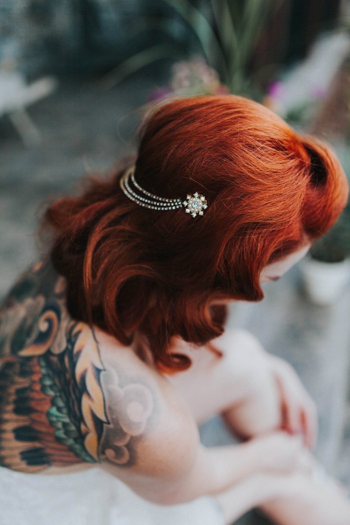 enchanting-british-columbia-wedding-with-a-touch-of-retro-vibes-35