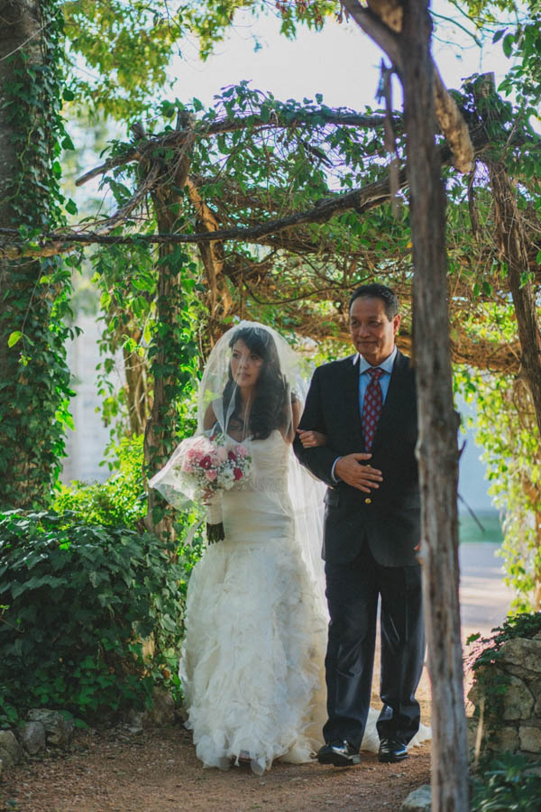 DIY-Texas-Wedding-at-The-Hoffman-Haus-Mercedes-Morgan-Photography (10 of 21)