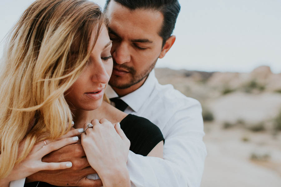 this-cali-cool-joshua-tree-engagement-is-full-of-1970s-vibes-22