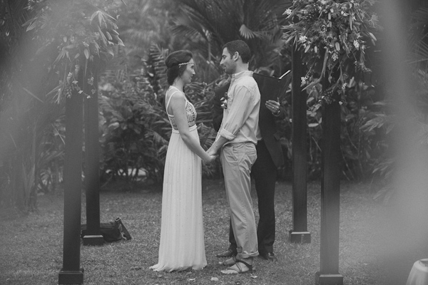 tropical elopement in Costa Rica, photo by Costa Vida Photography | via junebugweddings.com tropical elopement in Costa Rica, photo by Costa Vida Photography | via junebugweddings.com
