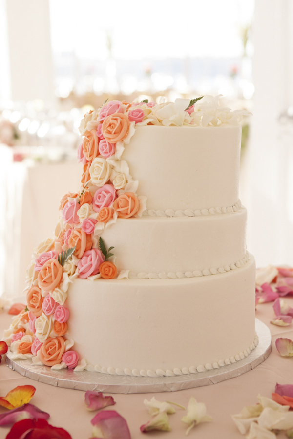 elegant wedding at Studio450 in New York, photo by Karen Hill Photography | via junebugweddings.com elegant wedding at Studio450 in New York, photo by Karen Hill Photography | via junebugweddings.com